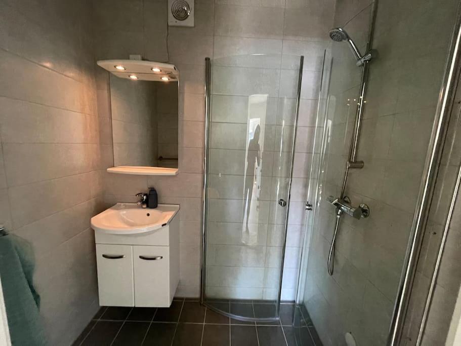 Lovely 2 Bedroom Apartmen With Free Parking Bergen Eksteriør bilde